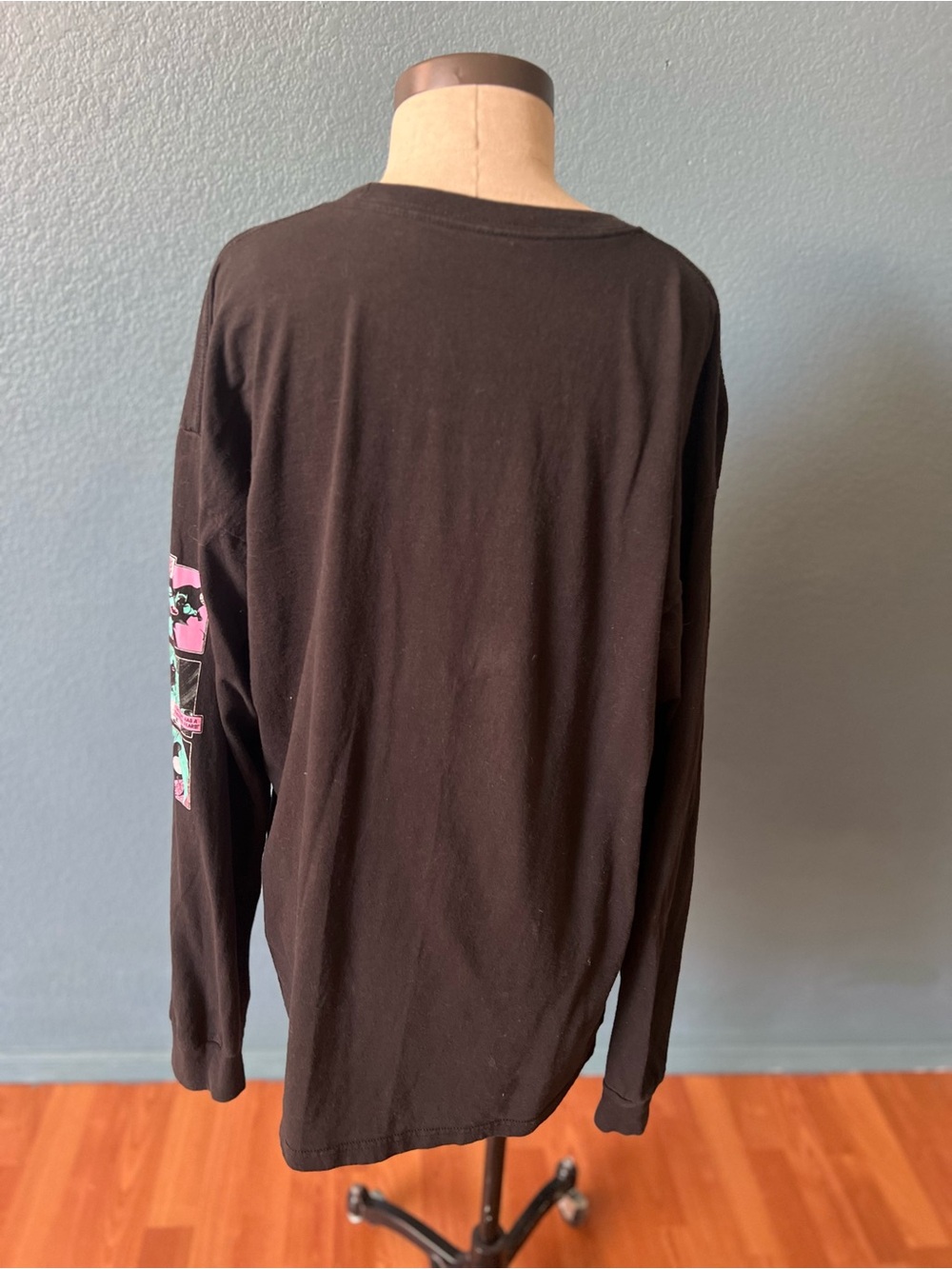DC Comics Batman Long-Sleeve Tee in Black with Pink & Mint Graphic 100% cotton - Picture 5 of 6